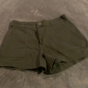 H&M shorts mid rise
